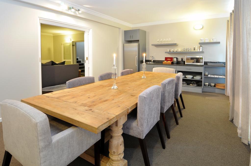 Отель 8A Grahamstown By The Oyster Collection Экстерьер фото